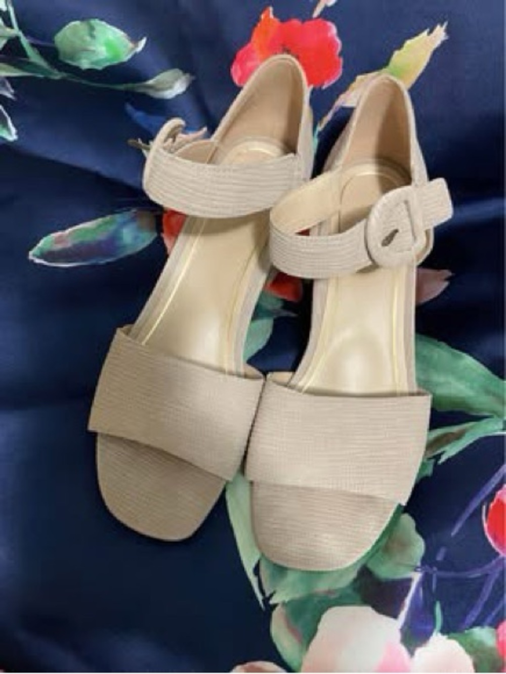 Beige Women's Elastic Strap Sandals